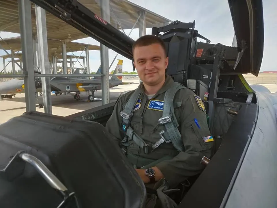 Олексій Месь у кабіні винищувача, 2019